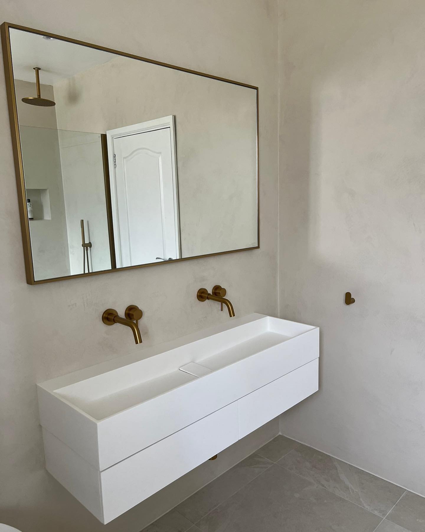 Microcement Finish Walls & Floors AND LIME WASH PAINT IN bathroom